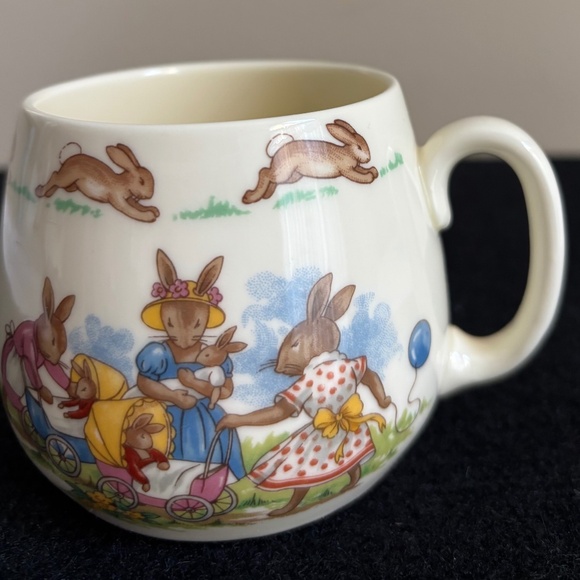 Royal Doulton Bunnykins Baby Mug - Mother and Baby Outing - Picture 1 of 5
